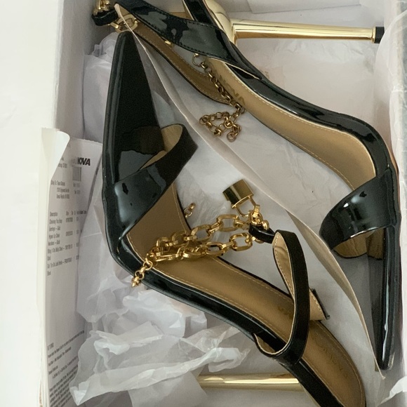 High Heels - Picture 2 of 3